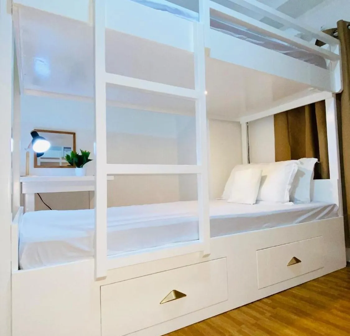 Cozyspaciousloft Near Mrt Manila 0*,