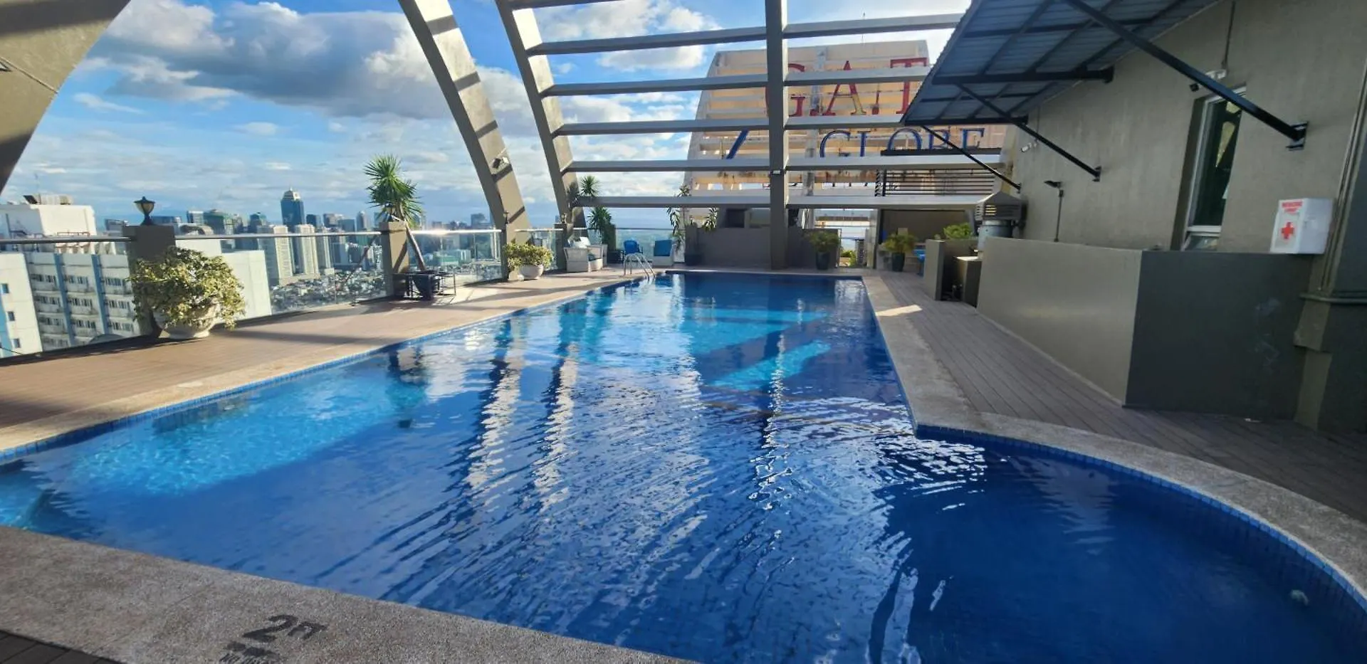 Cozyspaciousloft Near Mrt Manila Philippines