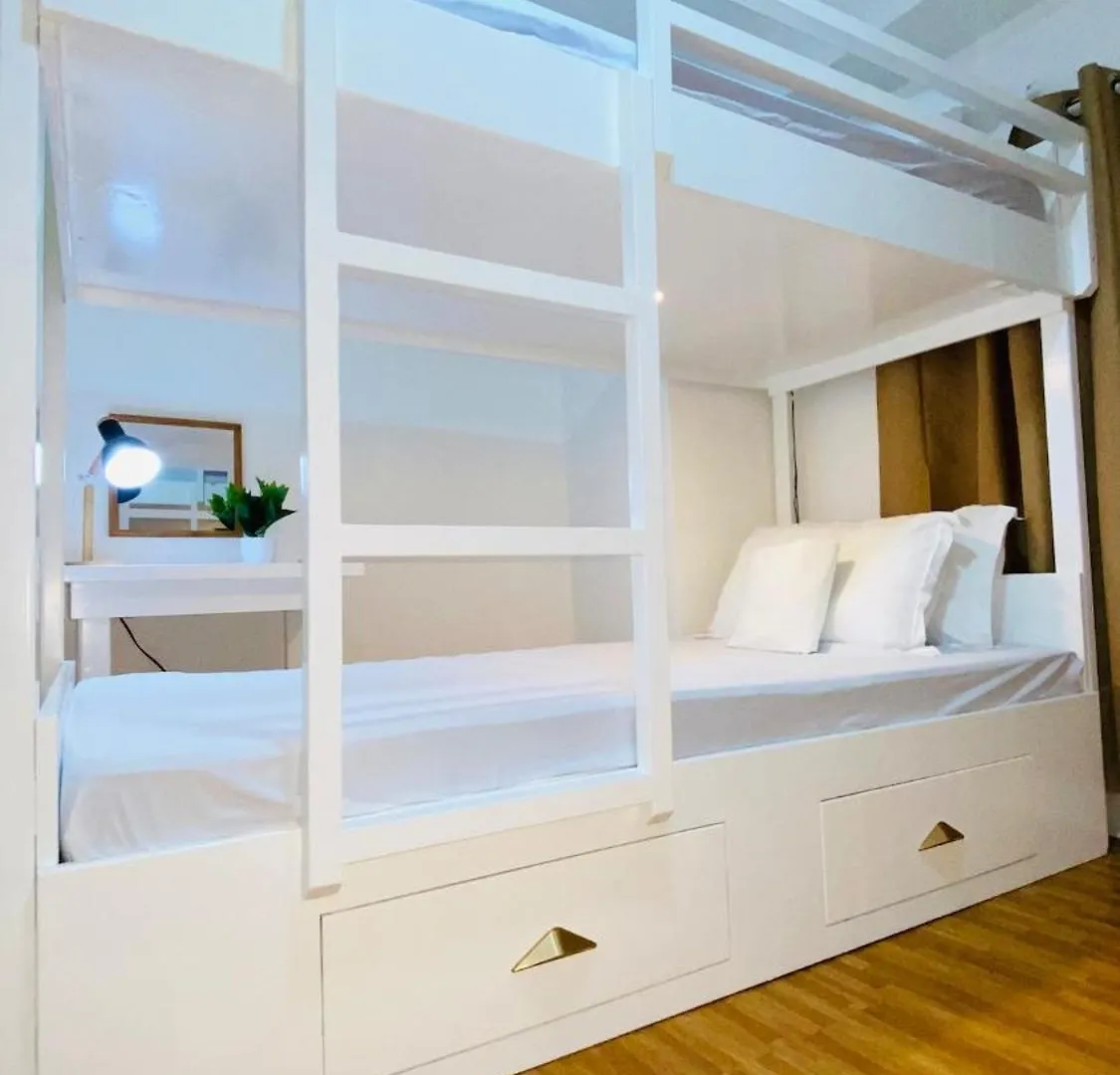 Cozyspaciousloft Near Mrt Manila