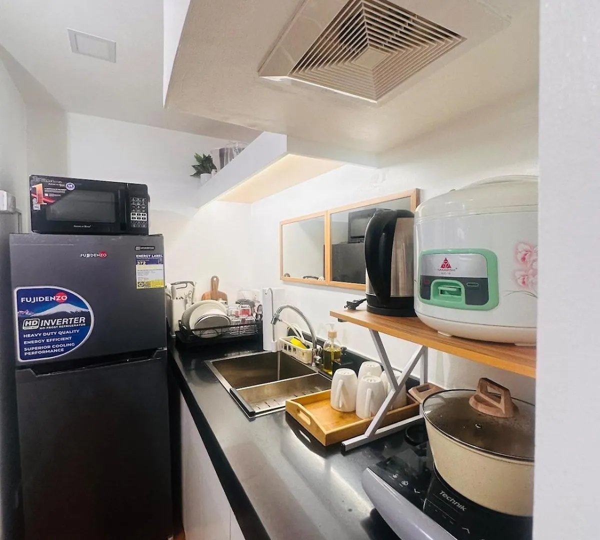 Cozyspaciousloft Near Mrt Manila 0*,  Filipíny