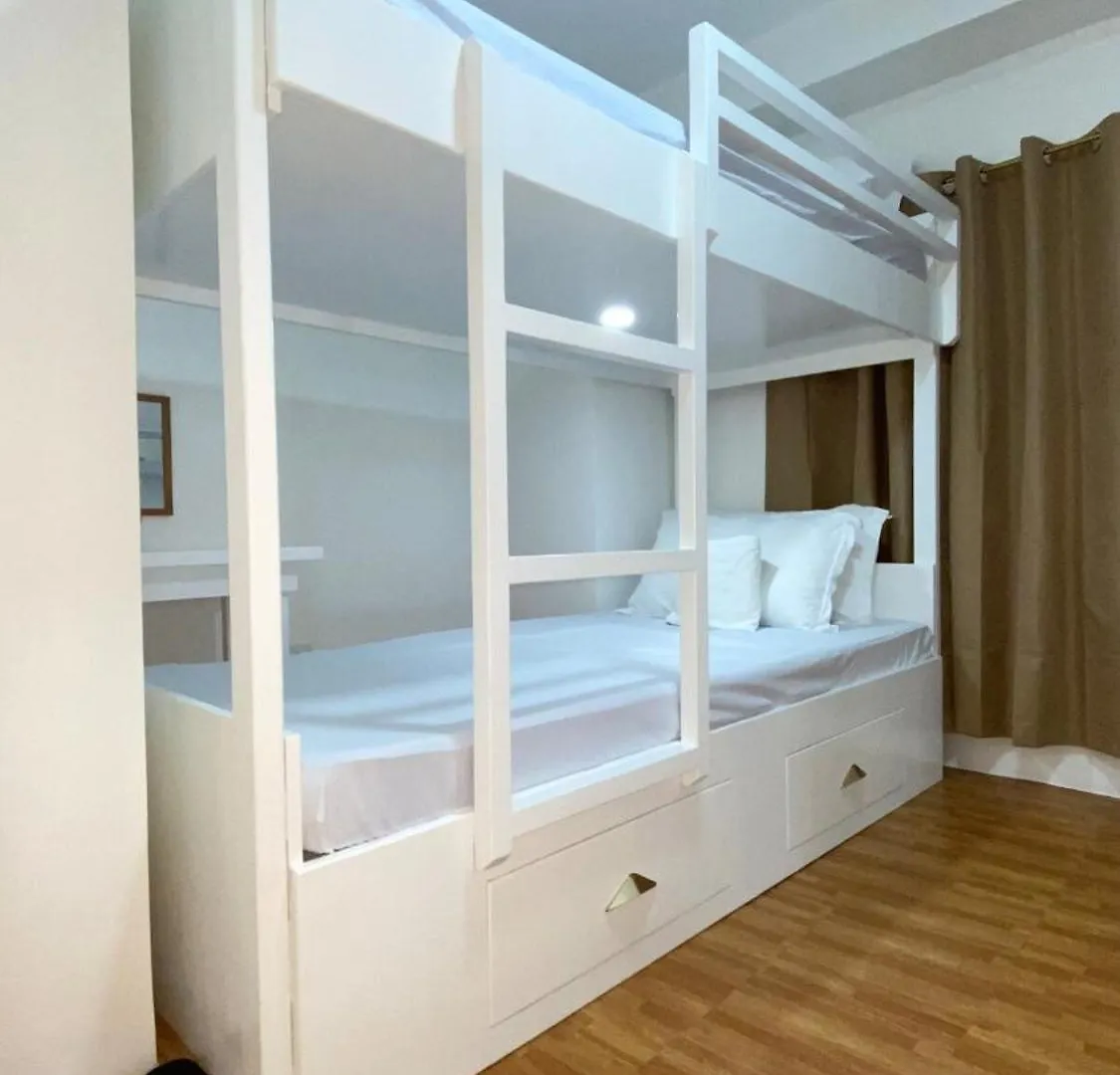 Cozyspaciousloft Near Mrt Manila Philippines