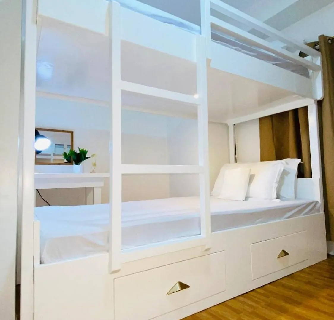 Cozyspaciousloft Near Mrt Manila 0*,  Philippines